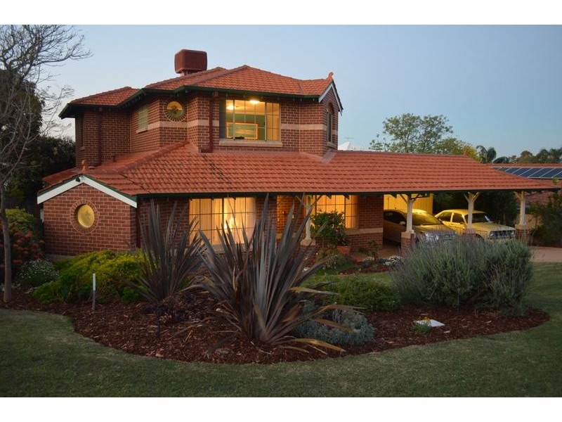 2 Potter Avenue, Salter Point WA 6152