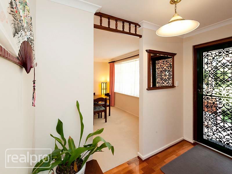 2 Potter Avenue, Salter Point WA 6152