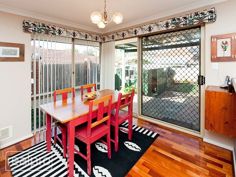 2 Potter Avenue, Salter Point WA 6152
