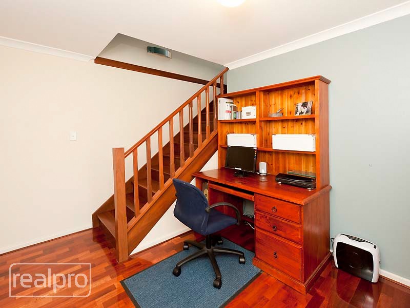 2 Potter Avenue, Salter Point WA 6152