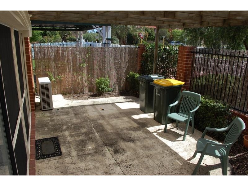 2/22 Leonard Street, Victoria Park WA 6100