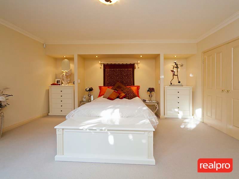 27 Gentilli Way, Salter Point WA 6152