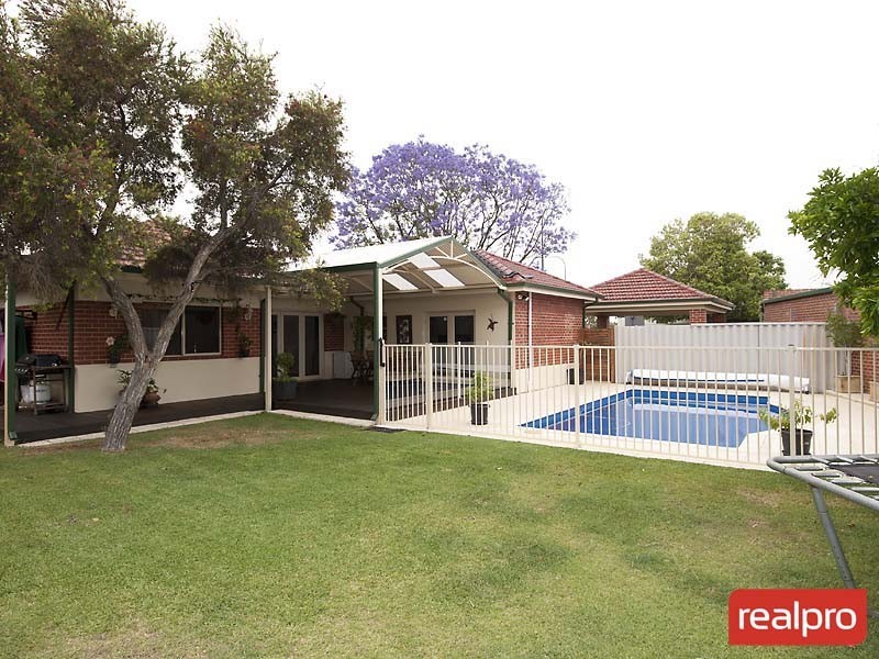 28 Pether Road, Manning WA 6152