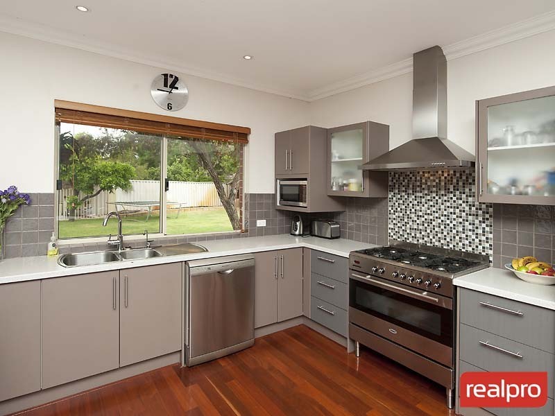 28 Pether Road, Manning WA 6152