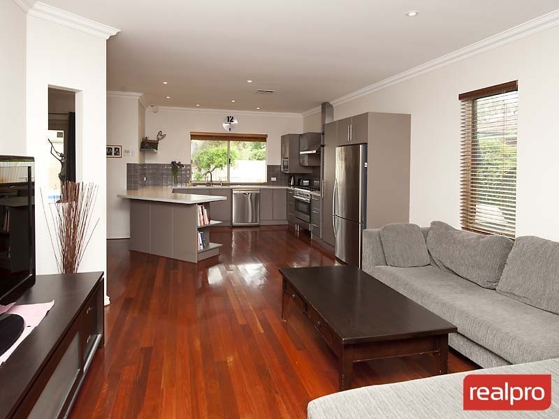 28 Pether Road, Manning WA 6152