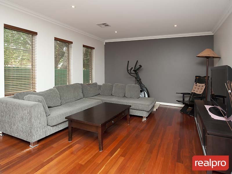 28 Pether Road, Manning WA 6152