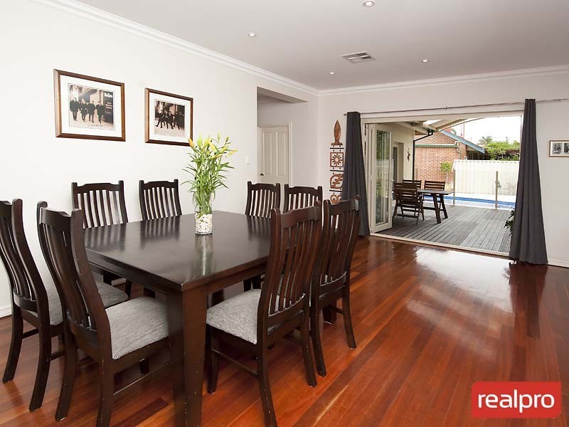 28 Pether Road, Manning WA 6152