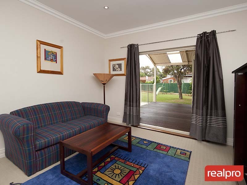 28 Pether Road, Manning WA 6152