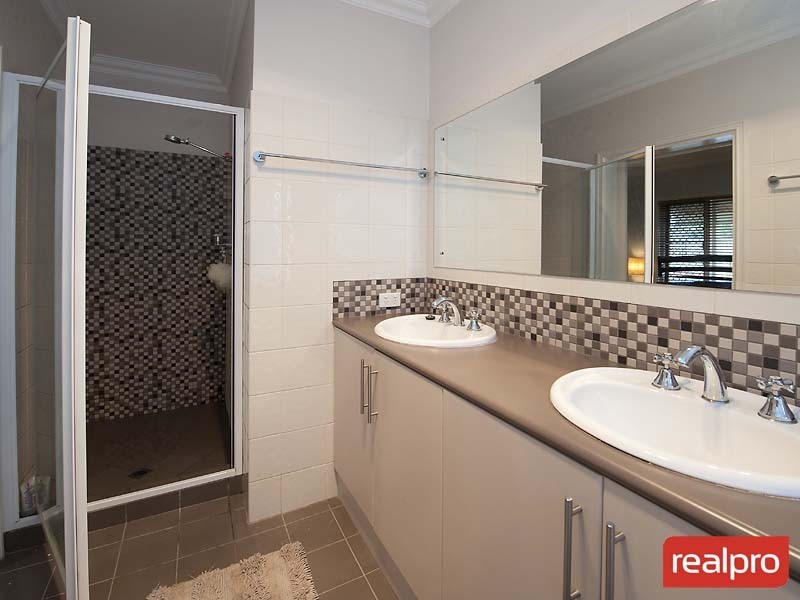 28 Pether Road, Manning WA 6152