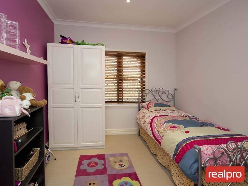 28 Pether Road, Manning WA 6152