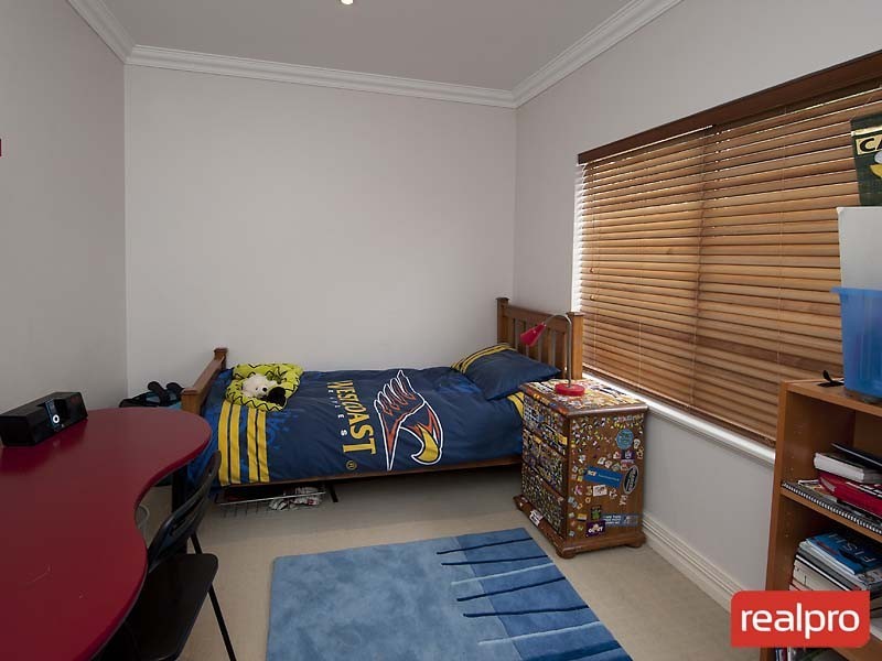 28 Pether Road, Manning WA 6152