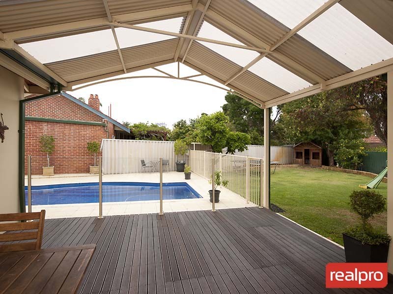 28 Pether Road, Manning WA 6152