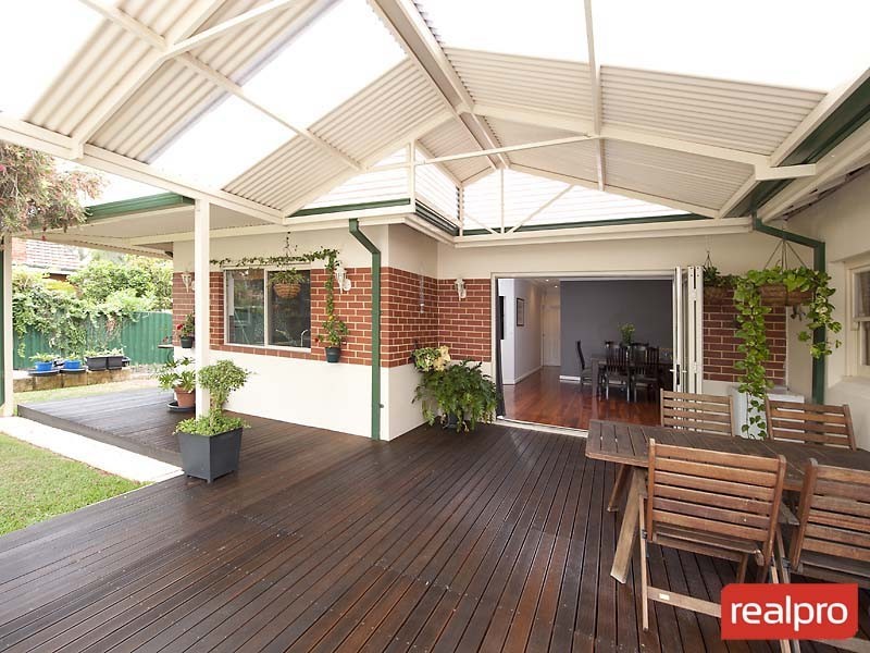 28 Pether Road, Manning WA 6152