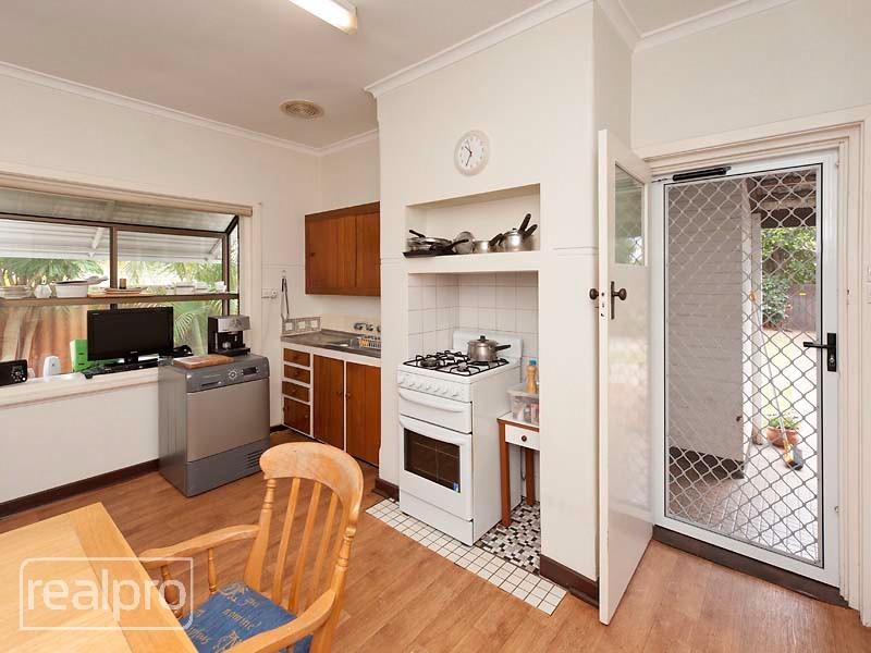 66 Henning Crescent, Manning WA 6152