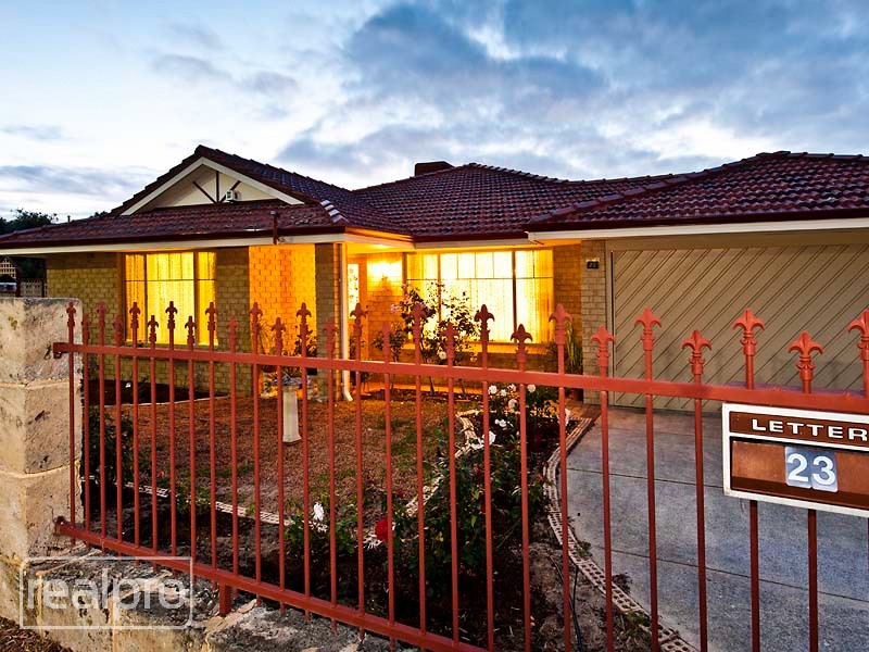 23 Goss Avenue, Manning WA 6152