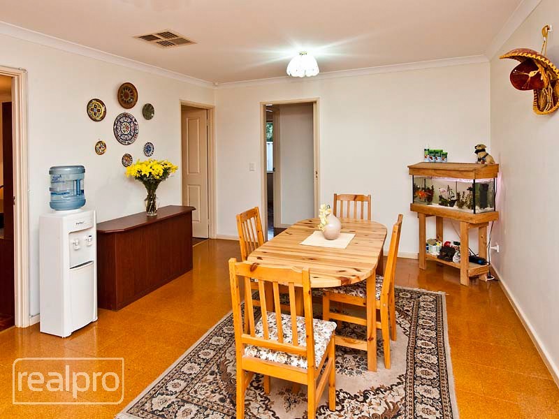 23 Goss Avenue, Manning WA 6152