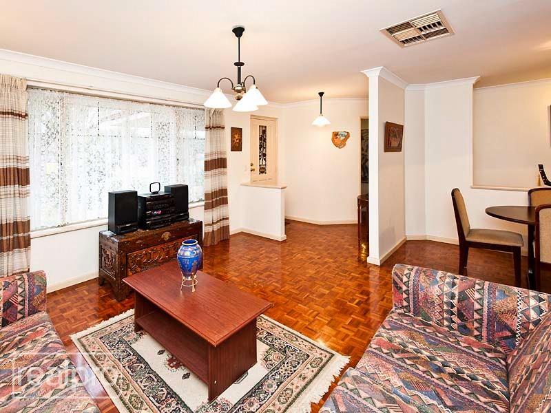 23 Goss Avenue, Manning WA 6152