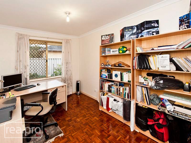 23 Goss Avenue, Manning WA 6152