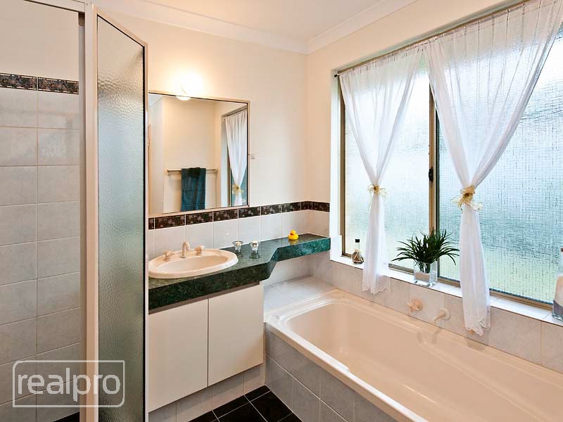 23 Goss Avenue, Manning WA 6152