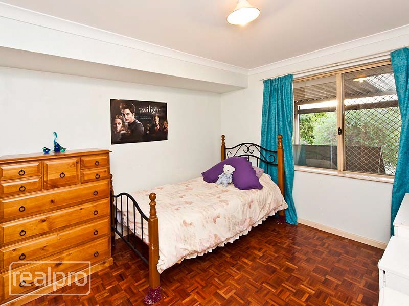 23 Goss Avenue, Manning WA 6152