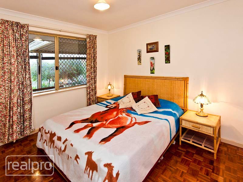 23 Goss Avenue, Manning WA 6152