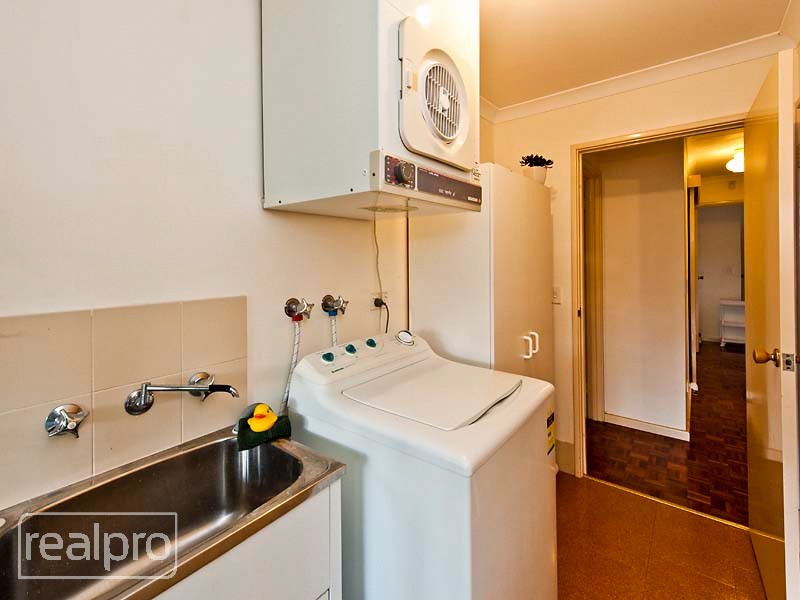 23 Goss Avenue, Manning WA 6152