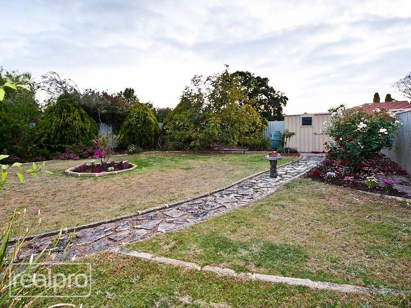 23 Goss Avenue, Manning WA 6152