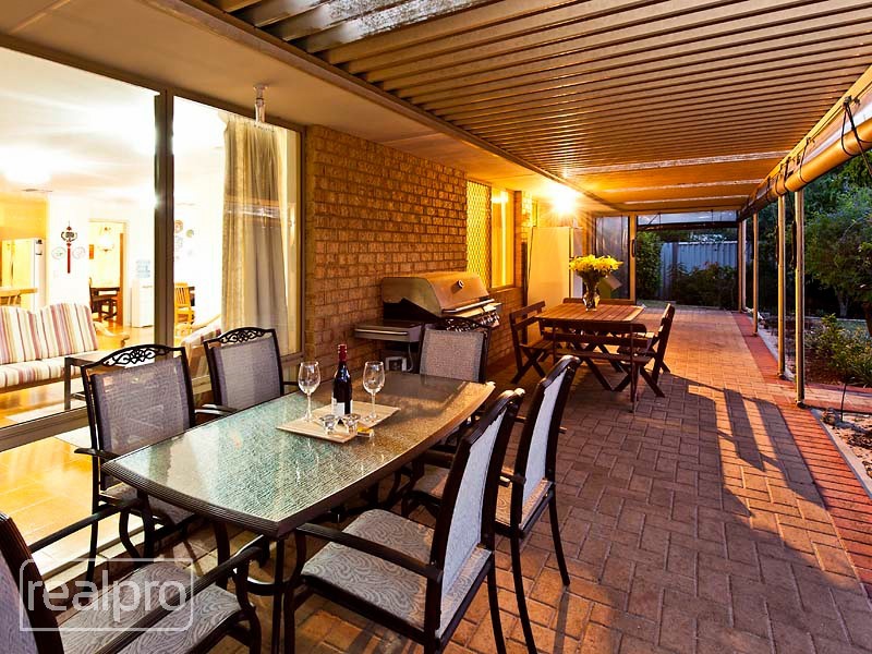 23 Goss Avenue, Manning WA 6152