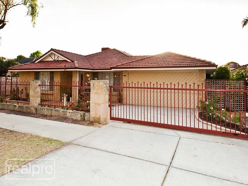 23 Goss Avenue, Manning WA 6152