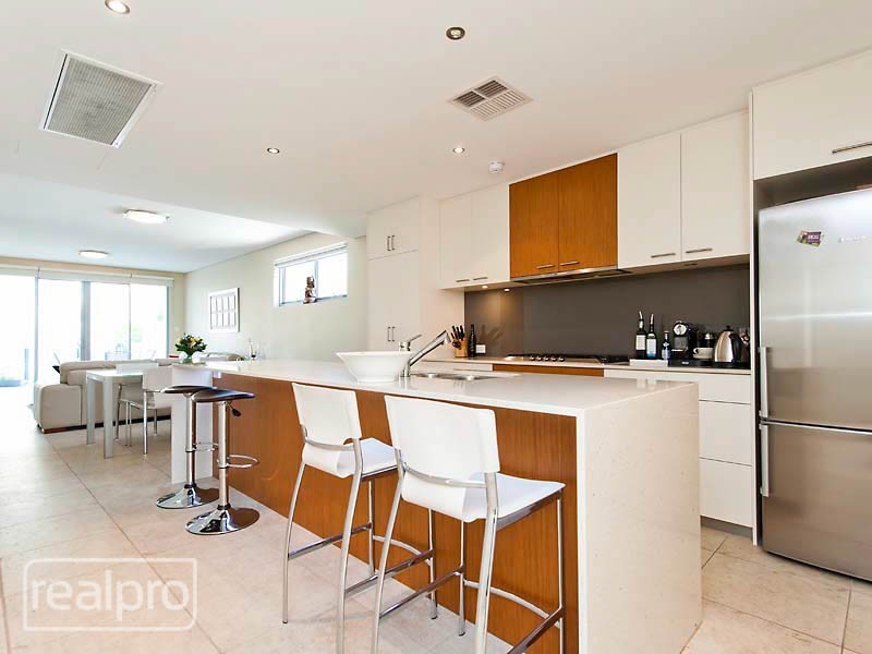 4/31 Mill Point Road, South Perth WA 6151