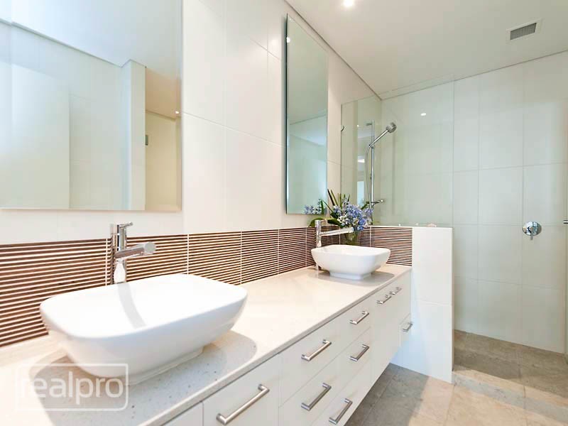 4/31 Mill Point Road, South Perth WA 6151
