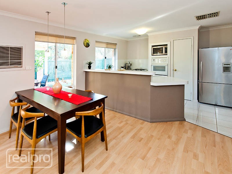 8 Templemore Gardens, Waterford WA 6152