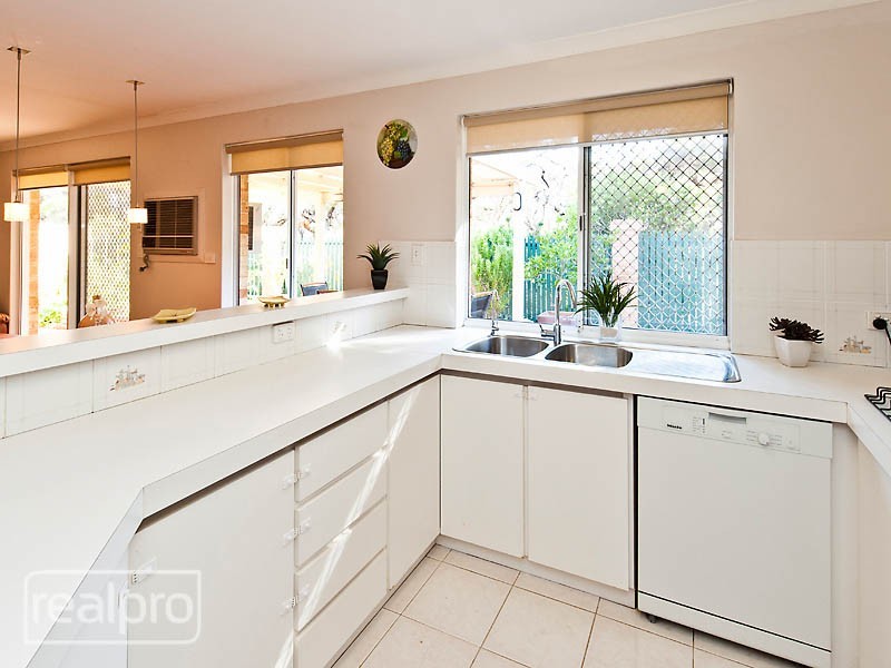 8 Templemore Gardens, Waterford WA 6152