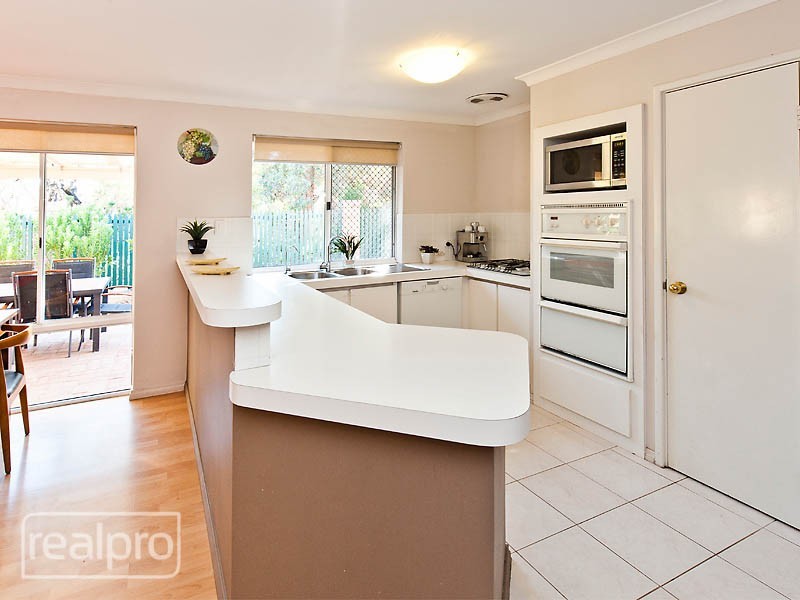 8 Templemore Gardens, Waterford WA 6152