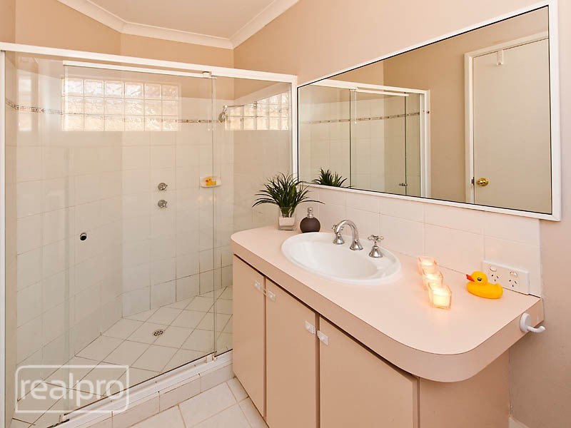 8 Templemore Gardens, Waterford WA 6152