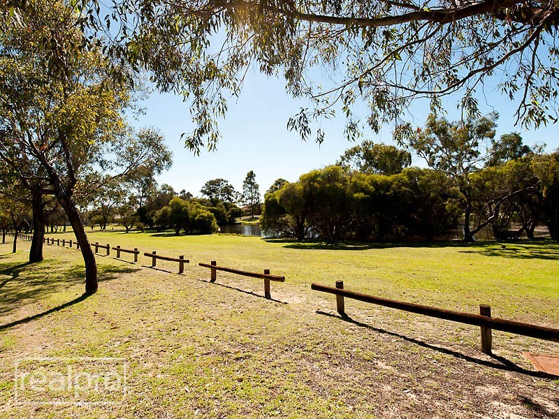 8 Templemore Gardens, Waterford WA 6152