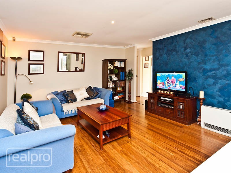 24A Bickley Crescent, Manning WA 6152