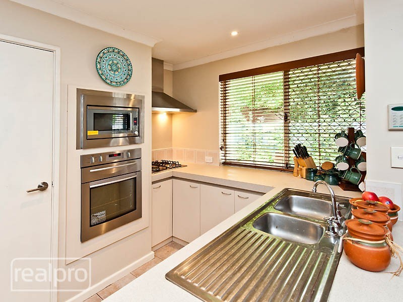 24A Bickley Crescent, Manning WA 6152