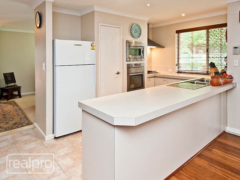 24A Bickley Crescent, Manning WA 6152