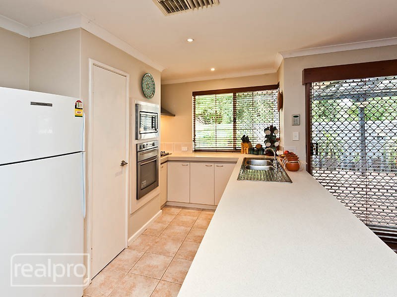 24A Bickley Crescent, Manning WA 6152