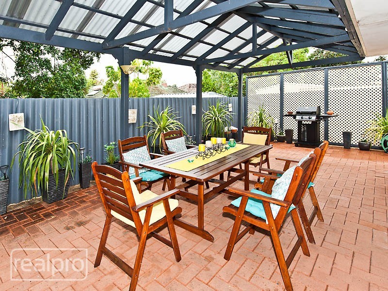 24A Bickley Crescent, Manning WA 6152