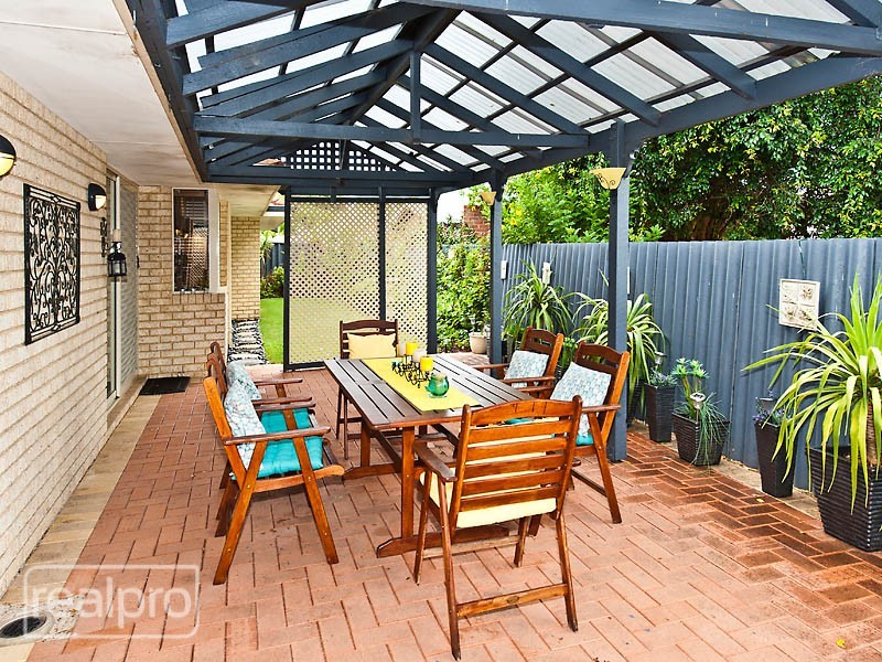 24A Bickley Crescent, Manning WA 6152