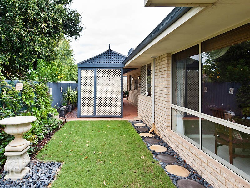 24A Bickley Crescent, Manning WA 6152