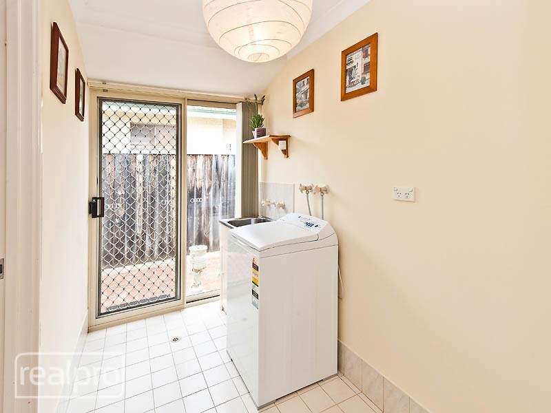 24A Bickley Crescent, Manning WA 6152