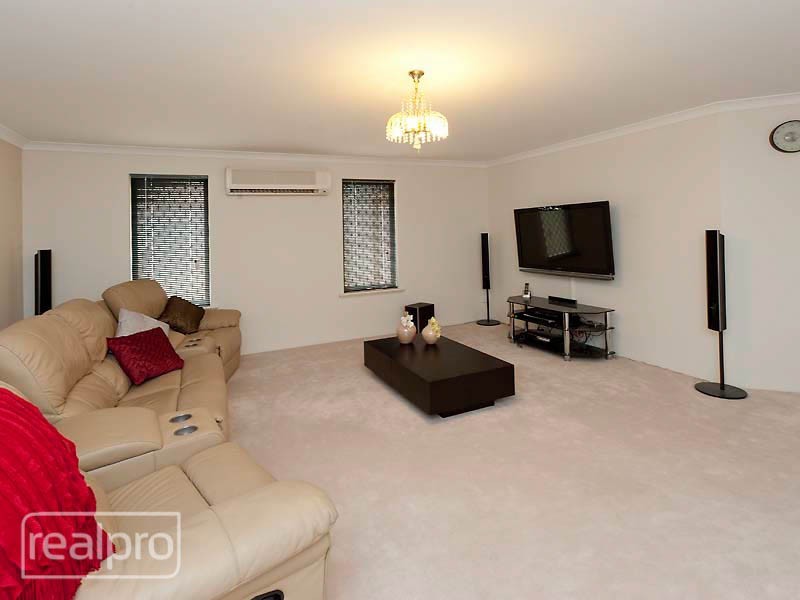 45 Goss Avenue, Manning WA 6152