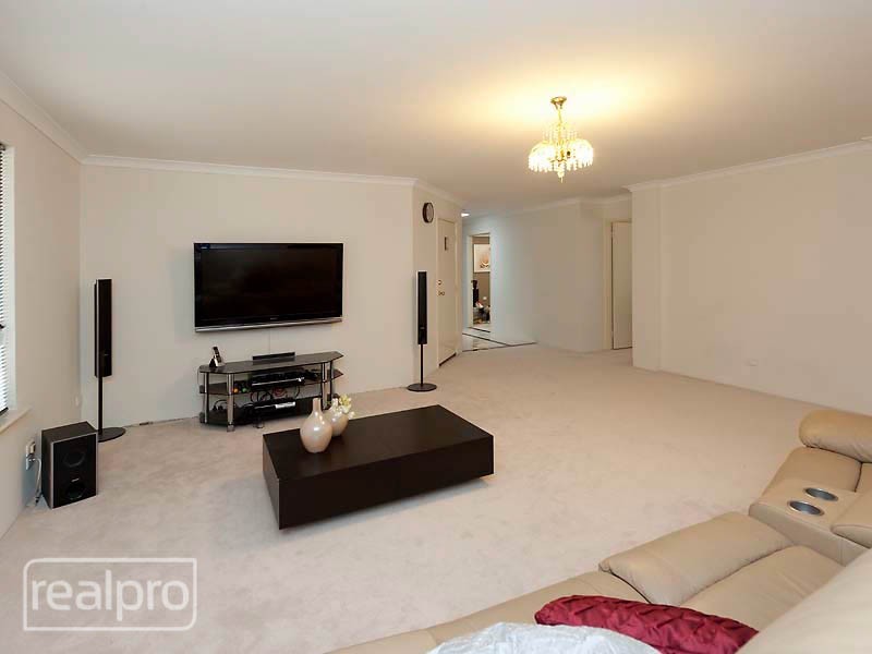 45 Goss Avenue, Manning WA 6152