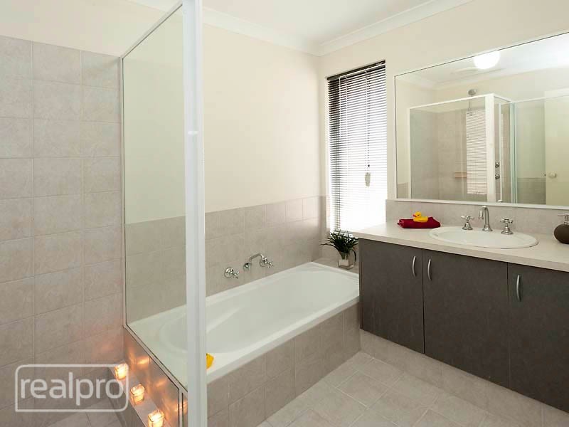 45 Goss Avenue, Manning WA 6152