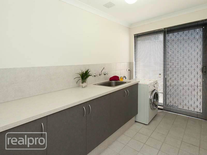 45 Goss Avenue, Manning WA 6152