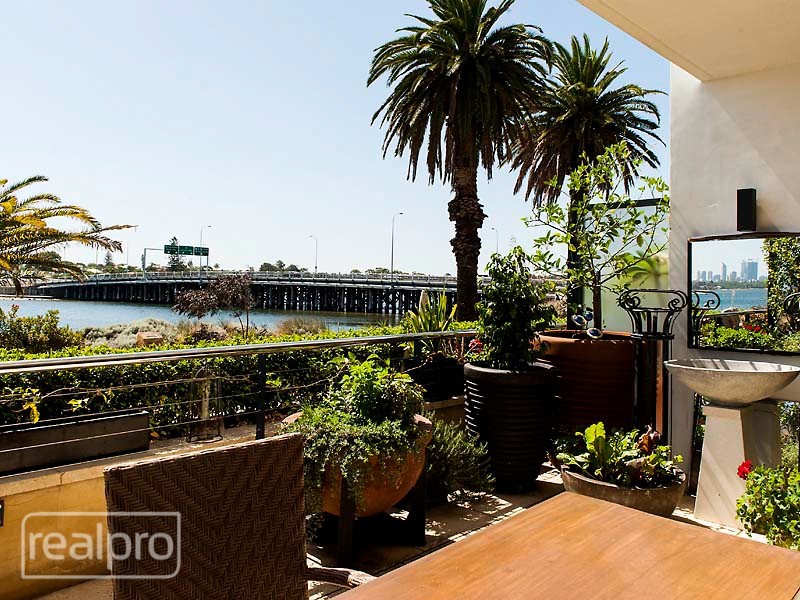 3/72 Canning Beach Road, Applecross WA 6153