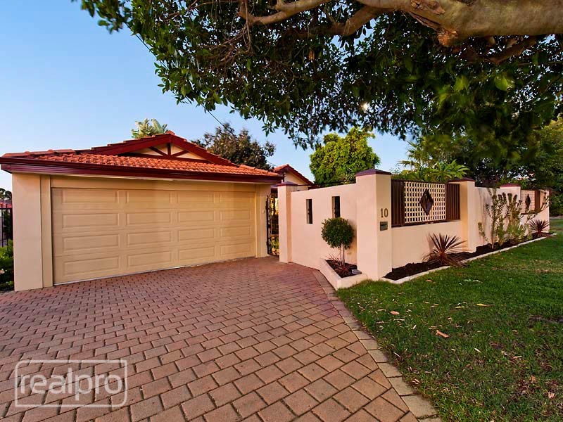 10 Bradshaw Crescent, Manning WA 6152